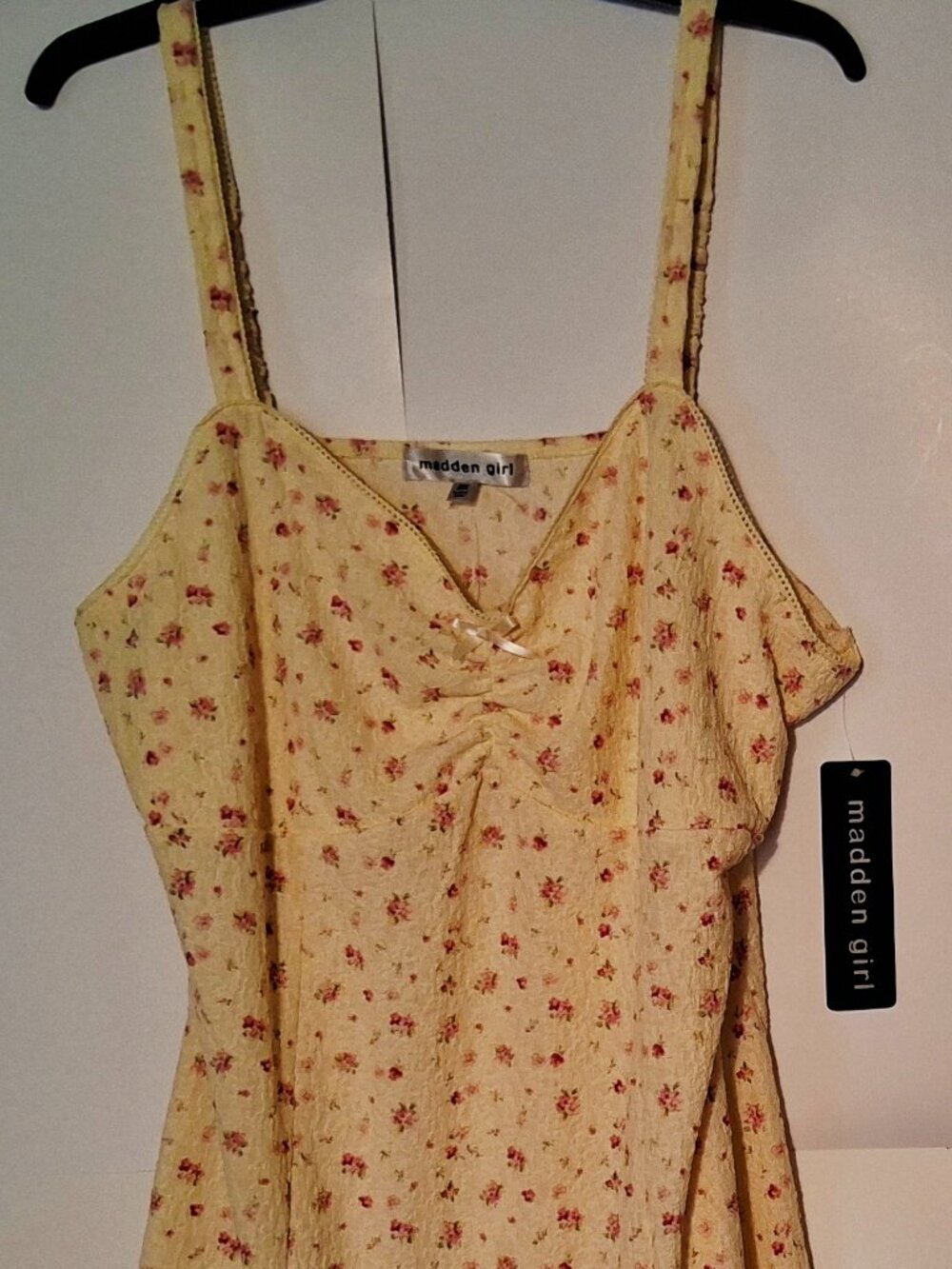 Madden Girl Yellow-Pink Picot Sweetheart Neck Dress